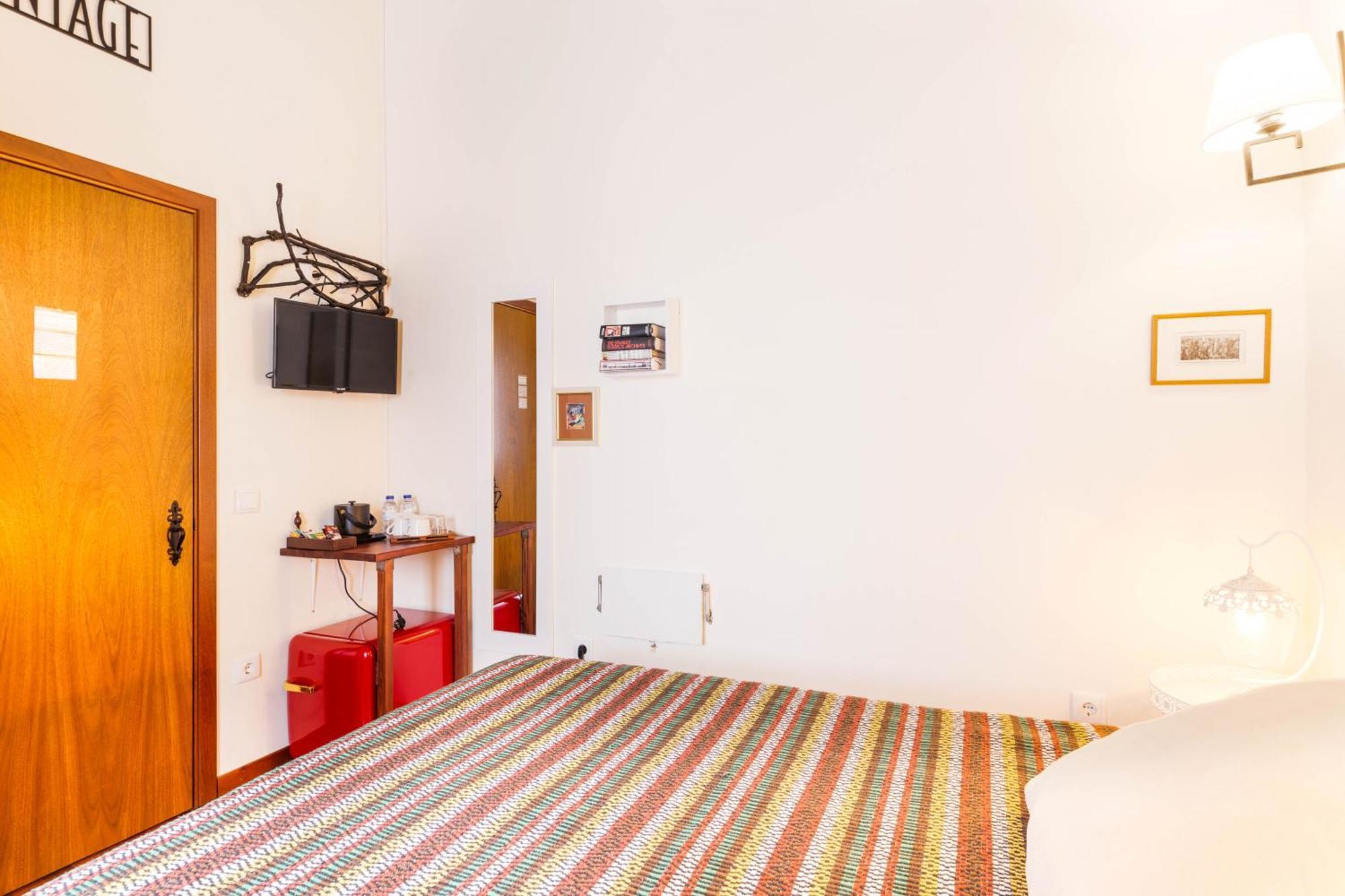 Refugio Das Artes Guesthouse Porto de Mós Zewnętrze zdjęcie